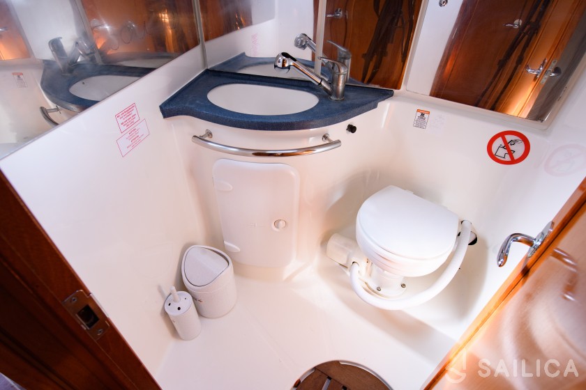 Bavaria 46 Cruiser - Yacht Charter Sailica