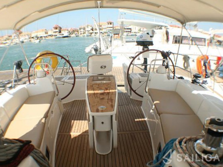 Oceanis 50 - Yacht Charter Sailica