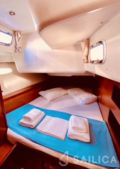 Oceanis 50 - Yacht Charter Sailica