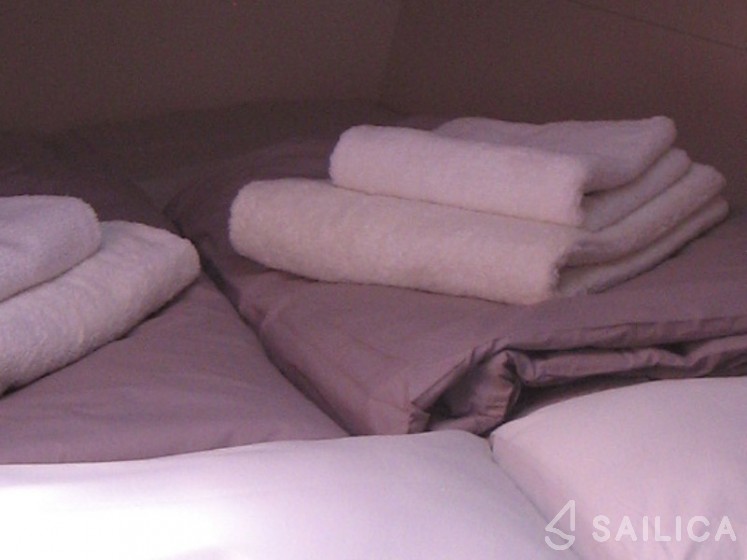 Oceanis 50 - Yacht Charter Sailica