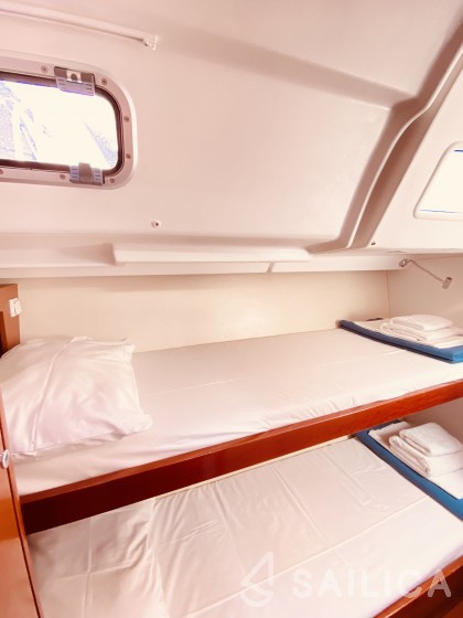 Oceanis 50 - Yacht Charter Sailica