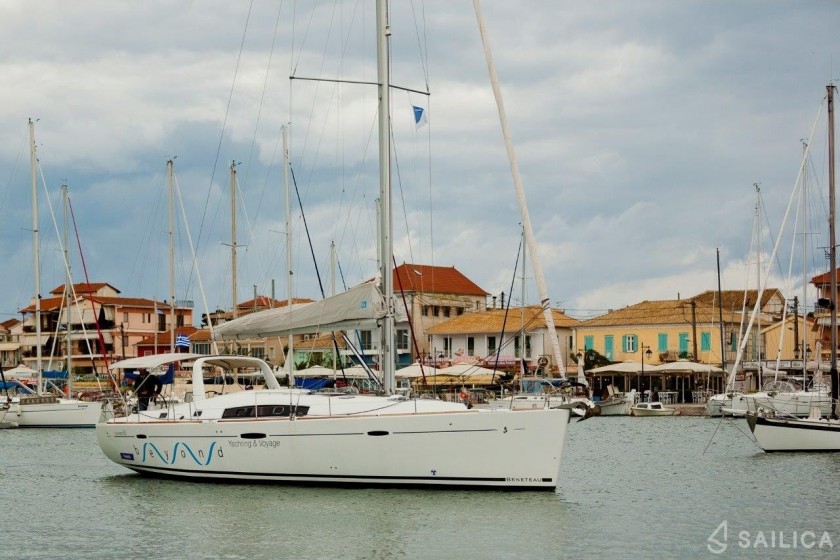 Oceanis 50 - Yacht Charter Sailica