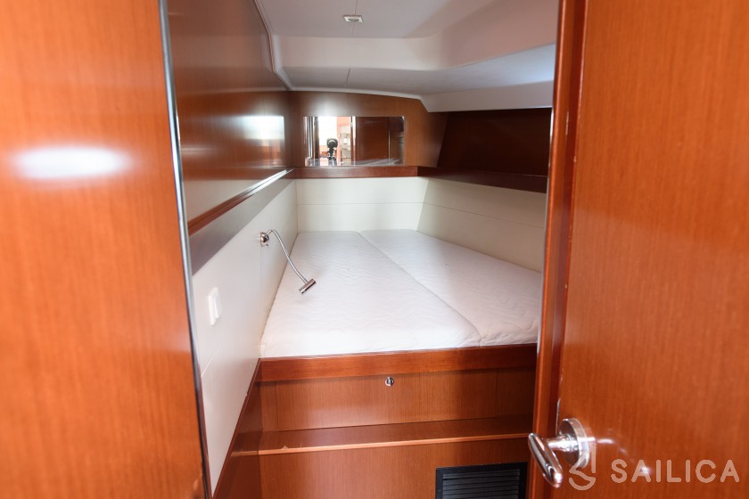 Oceanis 50 - Yacht Charter Sailica