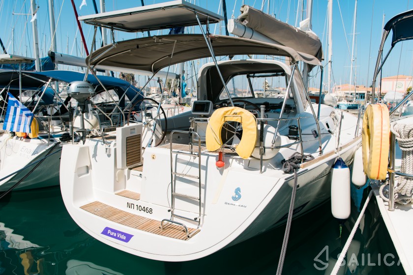 Oceanis 50 - Yacht Charter Sailica