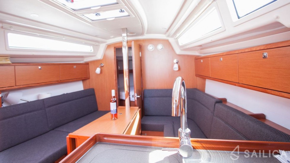 Bavaria 34 Cruiser - Yacht Charter Sailica