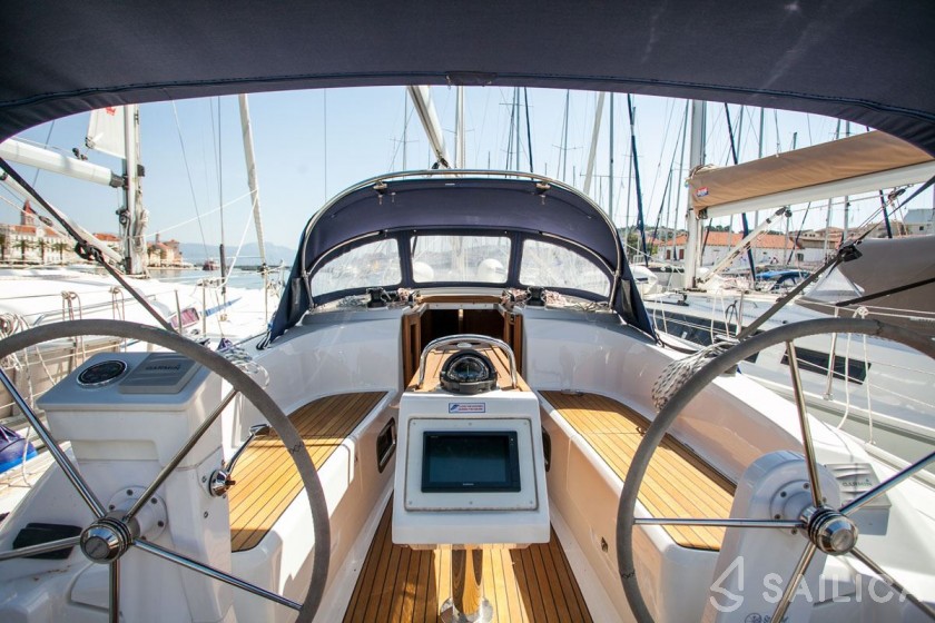 Bavaria 34 Cruiser - Yacht Charter Sailica