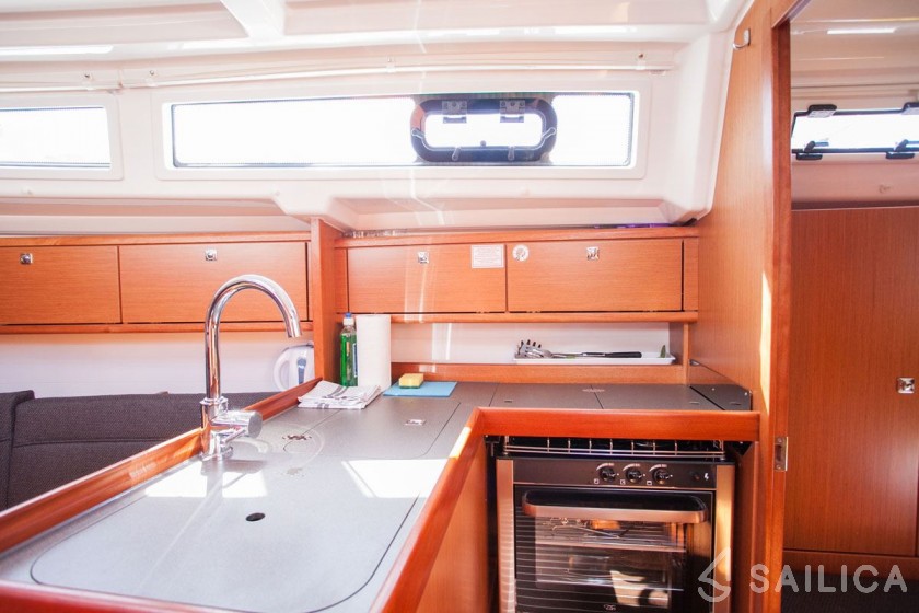 Bavaria 34 Cruiser - Yacht Charter Sailica