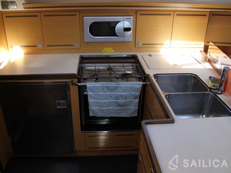 Elan 444 Impression - Yacht Charter Sailica