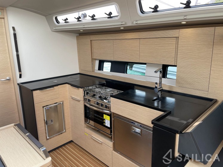 Hanse 460 - Yacht Charter Sailica