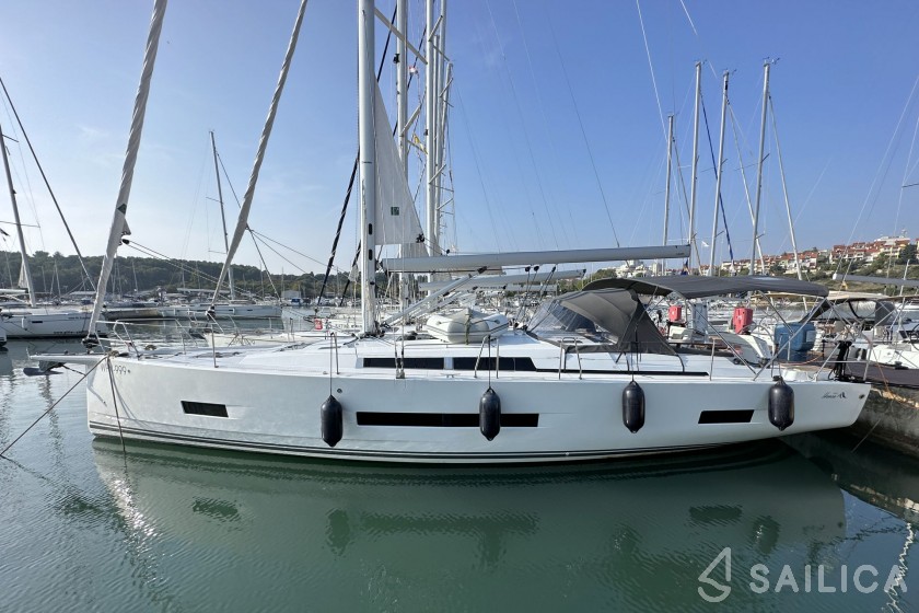 Hanse 460 - Yacht Charter Sailica