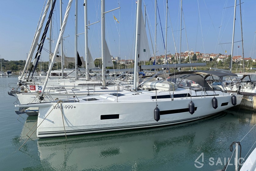 Hanse 460 - Yacht Charter Sailica