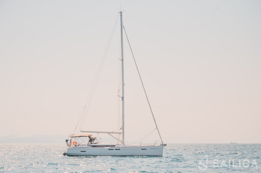Sun Odyssey 449 - Yacht Charter Sailica