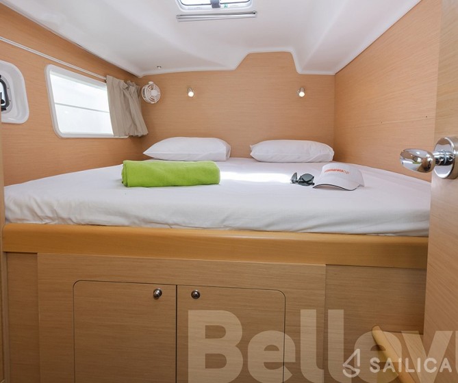 Lagoon 380 - Yacht Charter Sailica