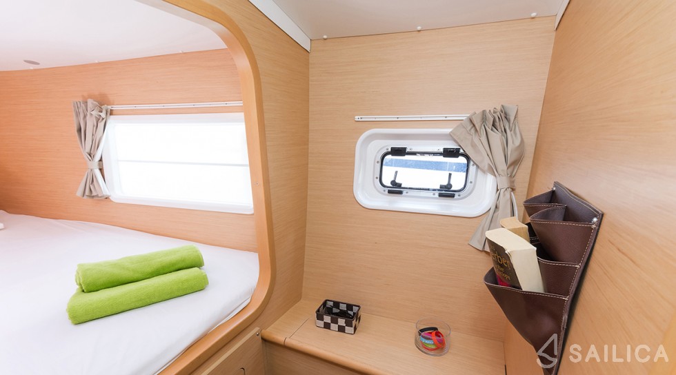 Lagoon 380 - Yacht Charter Sailica