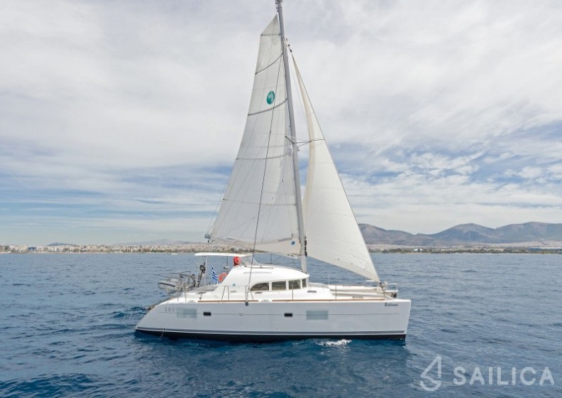 Lagoon 380 - Yacht Charter Sailica