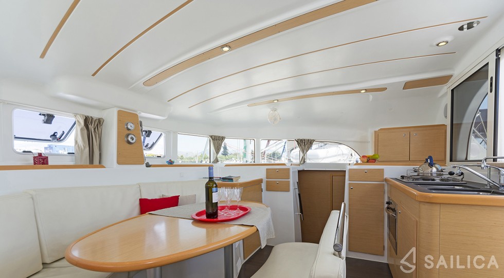Lagoon 380 - Yacht Charter Sailica