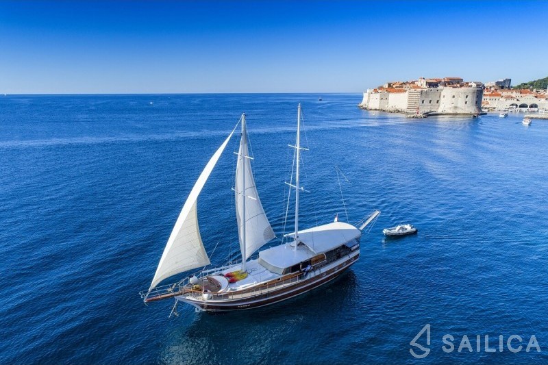Gulet - Yacht Charter Sailica