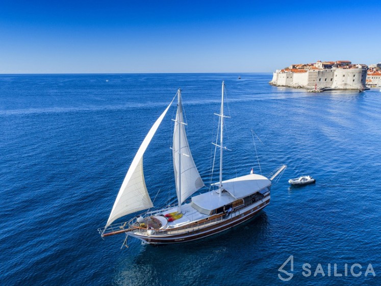 Gulet - Yacht Charter Sailica