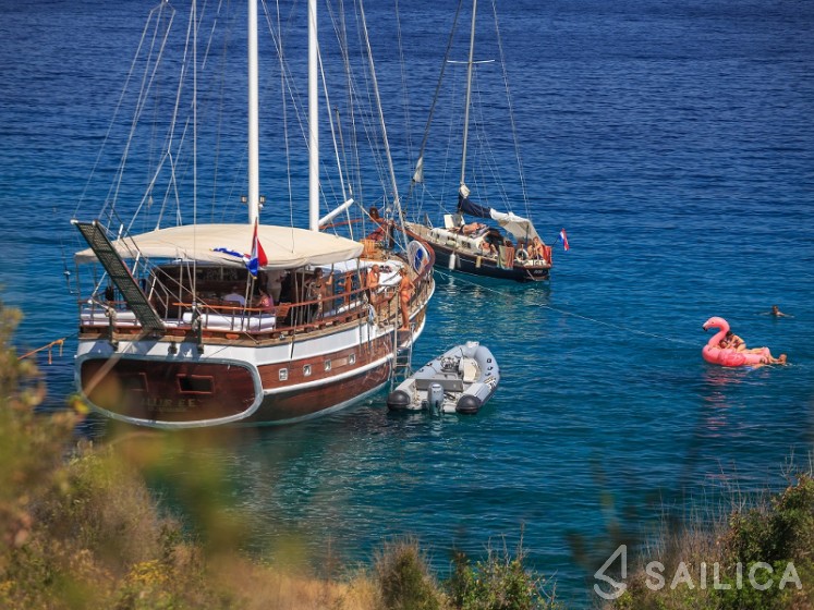 Gulet - Yacht Charter Sailica