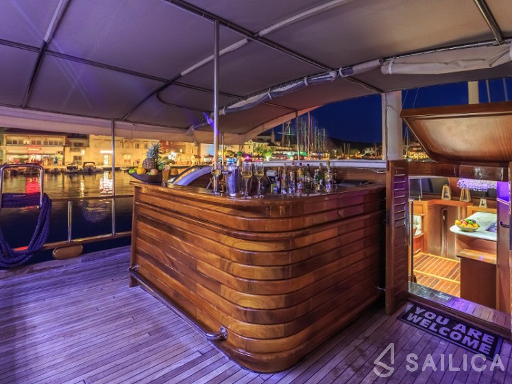 Gulet - Yacht Charter Sailica