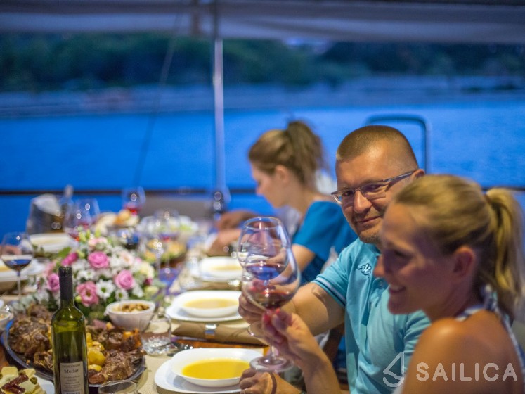 Gulet - Yacht Charter Sailica