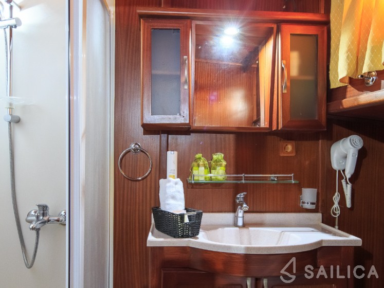 Gulet - Yacht Charter Sailica