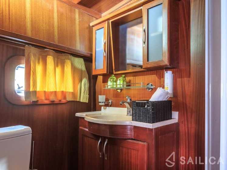 Gulet - Yacht Charter Sailica