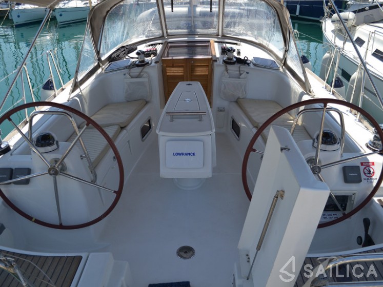Oceanis 40 - Yacht Charter Sailica
