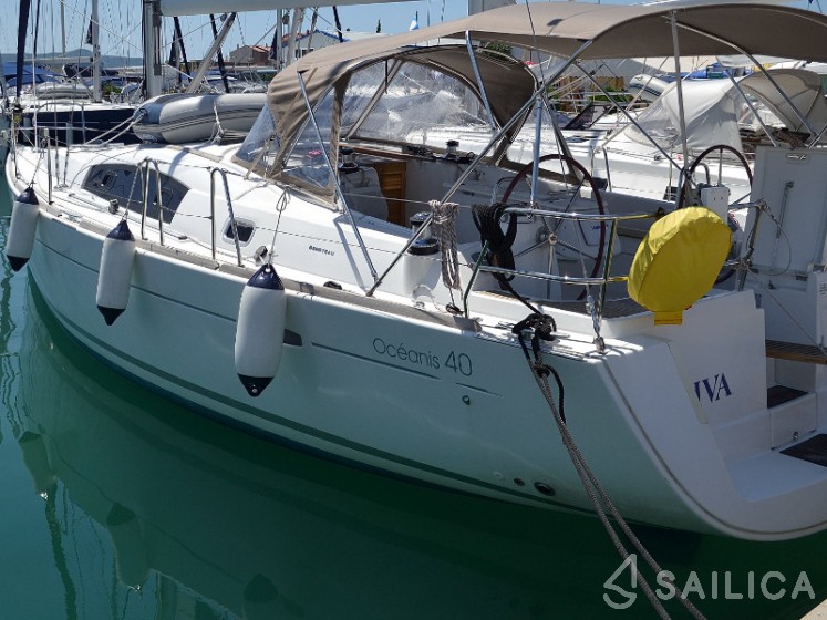 Oceanis 40 - Yacht Charter Sailica
