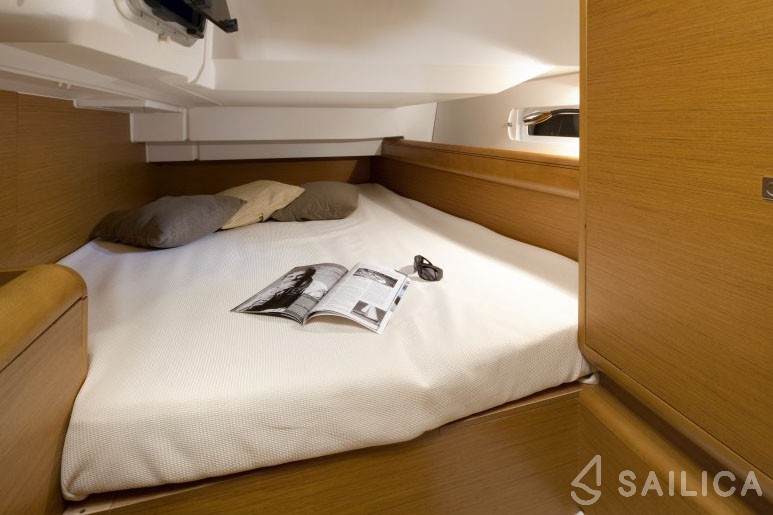 Sun Odyssey 419 - Yacht Charter Sailica
