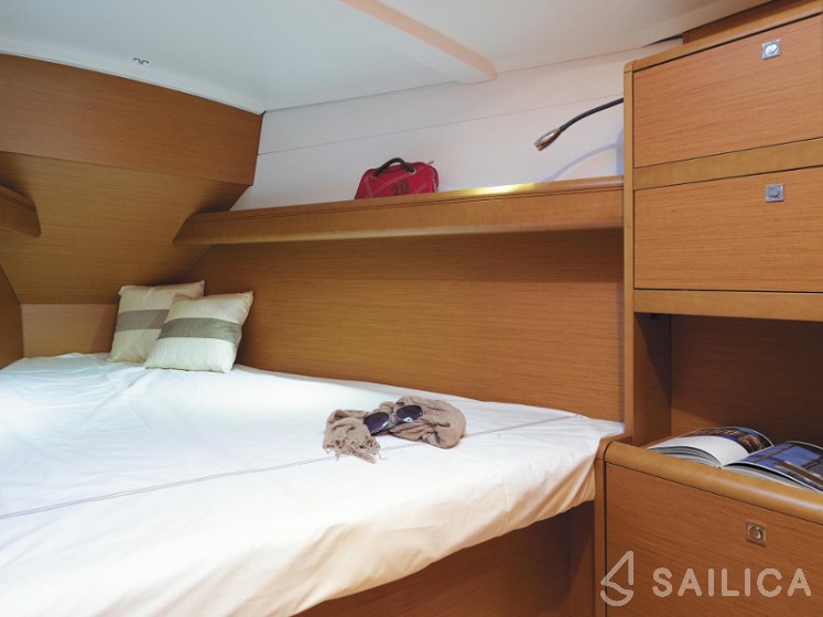Sun Odyssey 389 - Yacht Charter Sailica