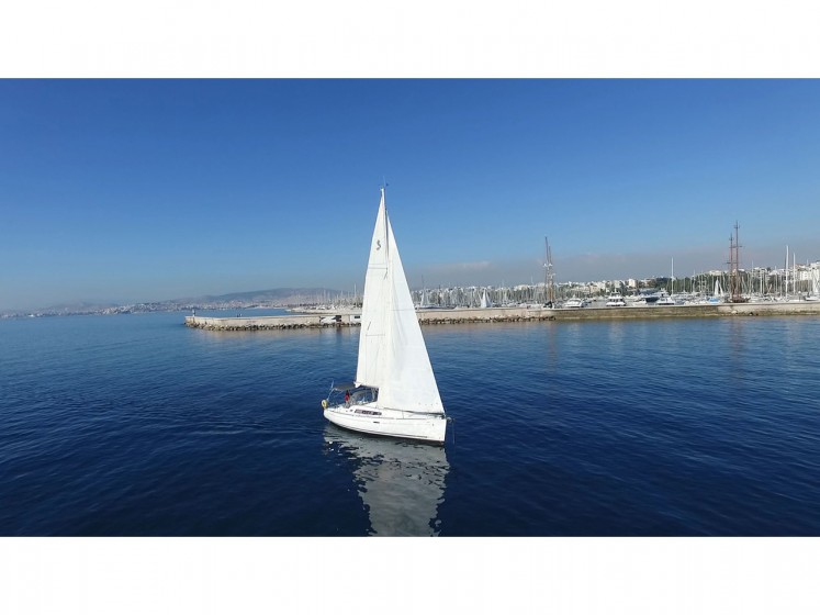 Oceanis 37 - Yacht Charter Sailica