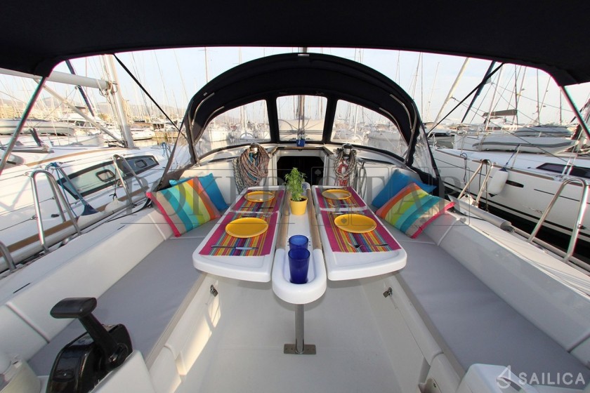 Oceanis 473 - Yacht Charter Sailica