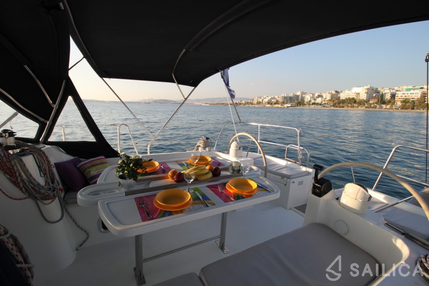 Oceanis 473 - Yacht Charter Sailica