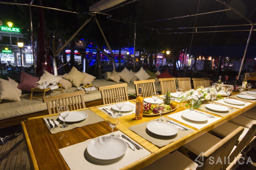 Gulet - Yacht Charter Sailica