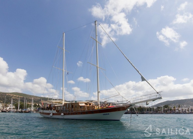 Gulet - Yacht Charter Sailica