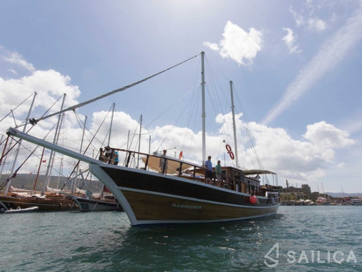 Gulet - Yacht Charter Sailica