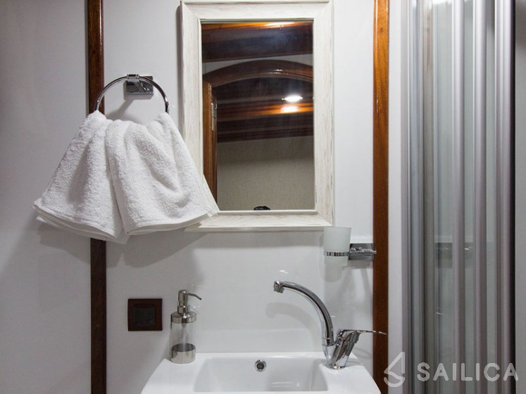Gulet - Yacht Charter Sailica