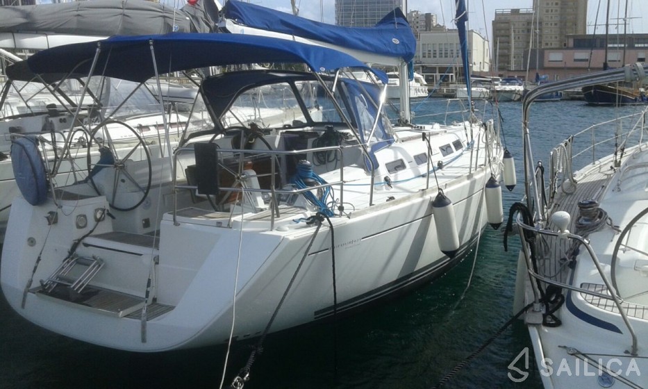 Dufour 425 - Yacht Charter Sailica