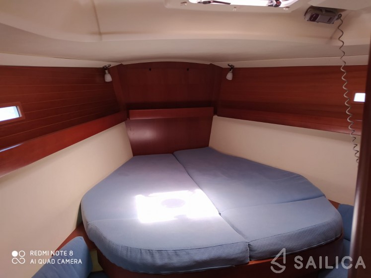 Dufour 425 - Yacht Charter Sailica