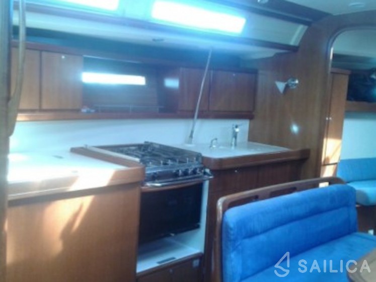 Dufour 425 - Yacht Charter Sailica
