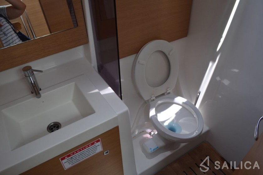 Dufour 500 GL - Yacht Charter Sailica