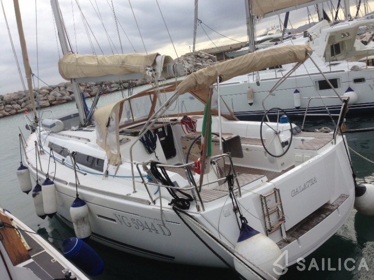 Dufour 405 - Yacht Charter Sailica