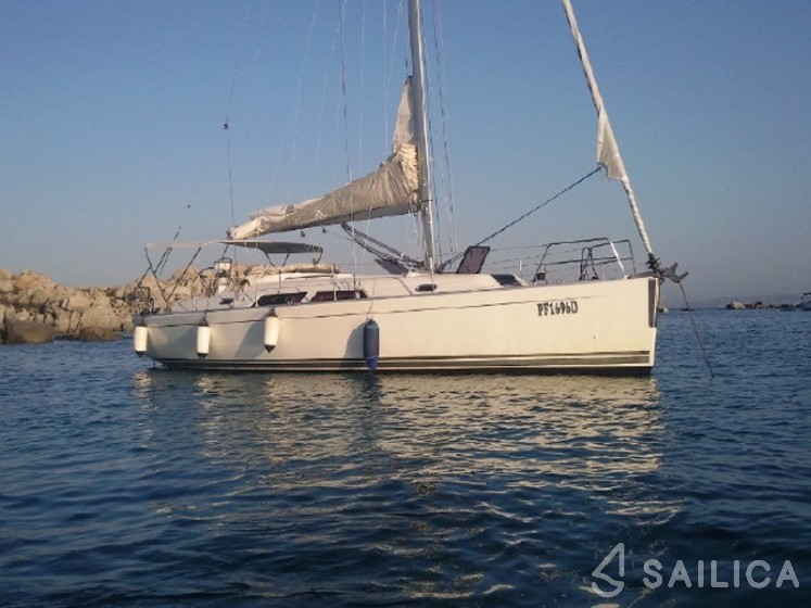 Hanse 370 - Yacht Charter Sailica