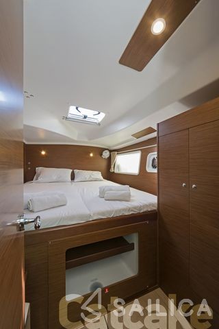 Lagoon 380 S2 - Yacht Charter Sailica