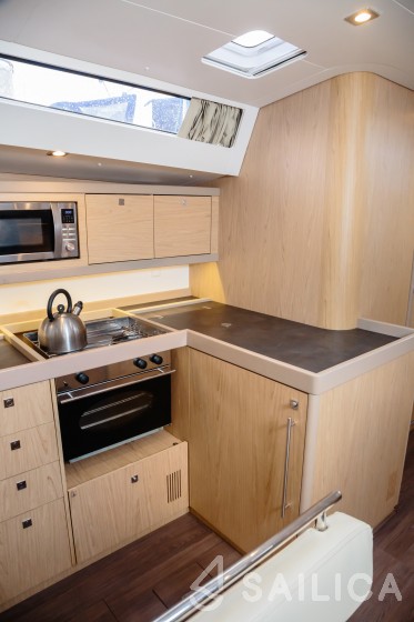 Oceanis 48 - Yacht Charter Sailica