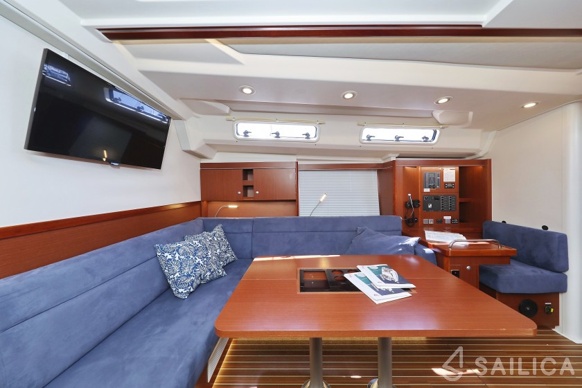 Hanse 505 - 4 + 1 cab. - Yacht Charter Sailica