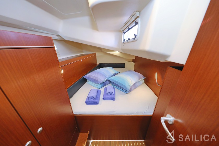 Hanse 505 - 4 + 1 cab. - Yacht Charter Sailica