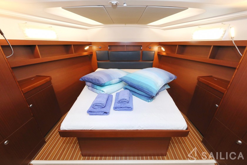 Hanse 505 - 4 + 1 cab. - Yacht Charter Sailica