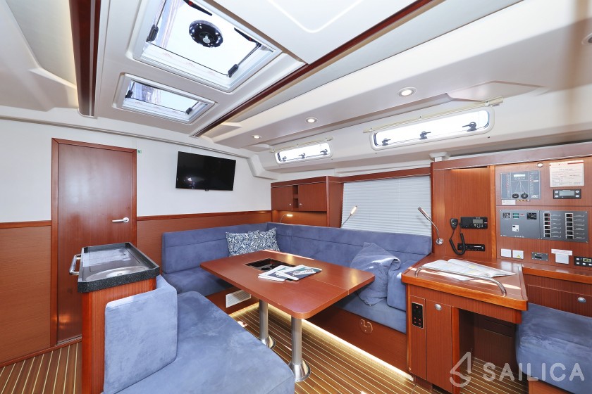 Hanse 505 - 4 + 1 cab. - Yacht Charter Sailica